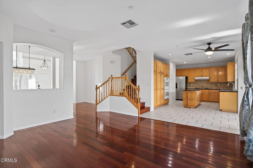 4863 Templeton Street