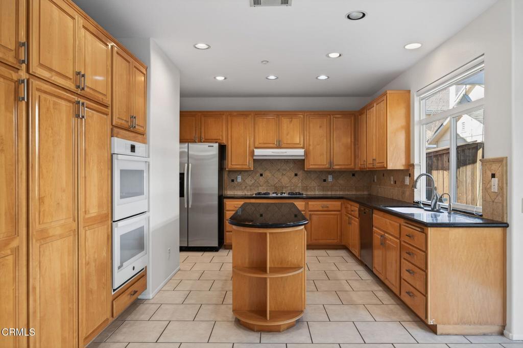 4863 Templeton Street