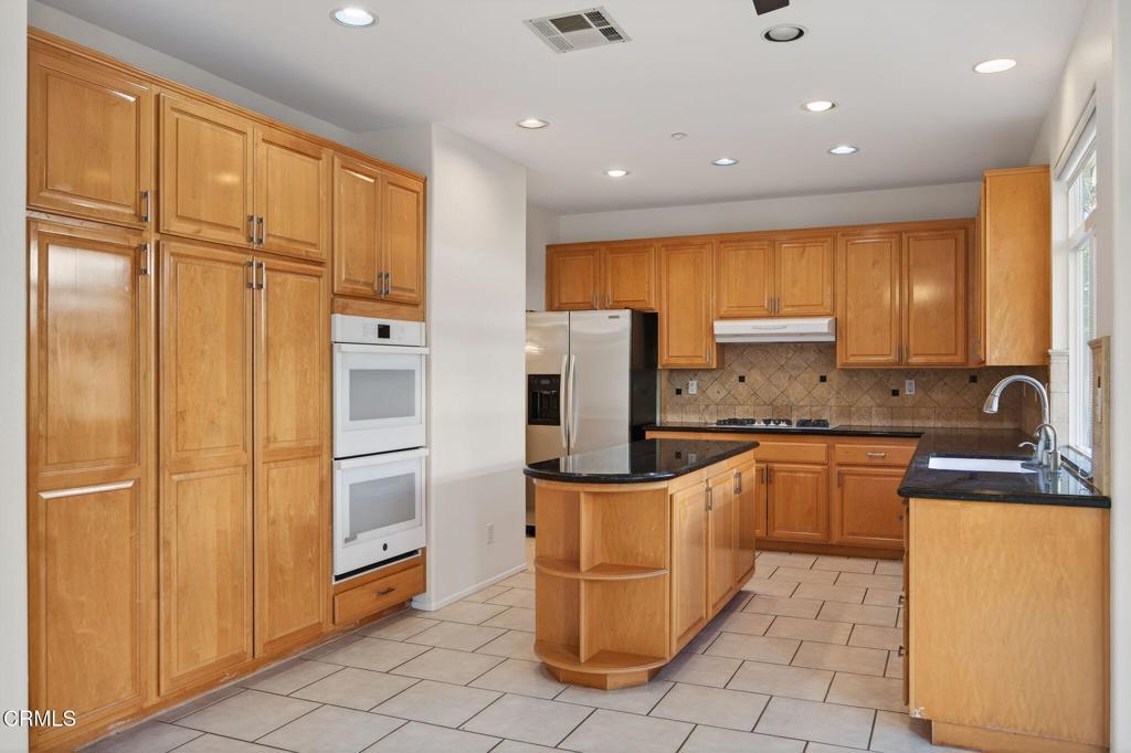 4863 Templeton Street