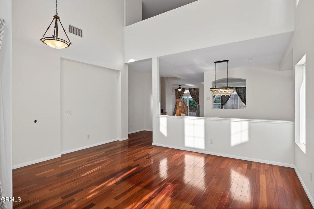 4863 Templeton Street