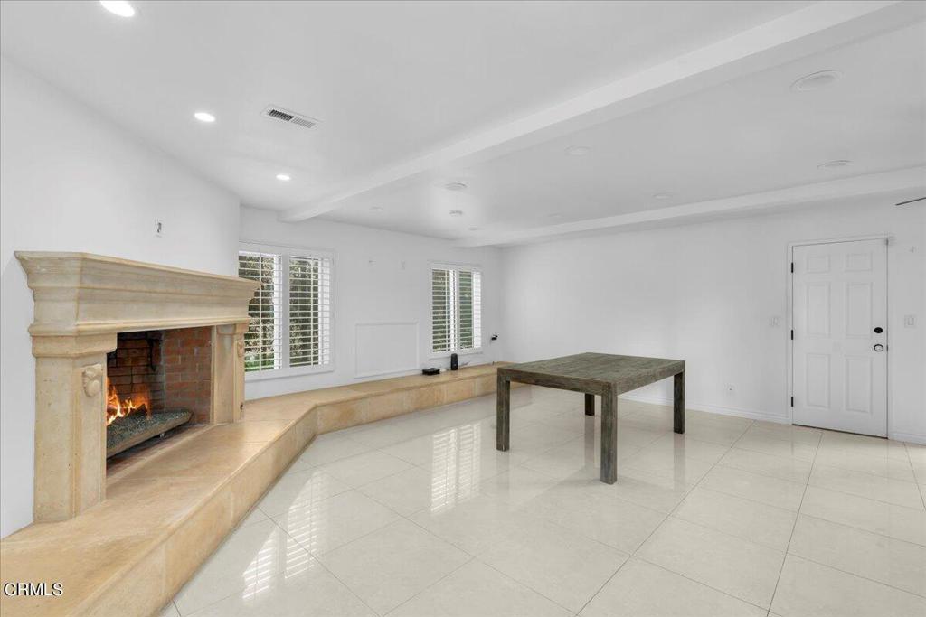 2222 Pier Avenue