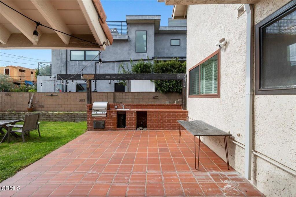 2222 Pier Avenue