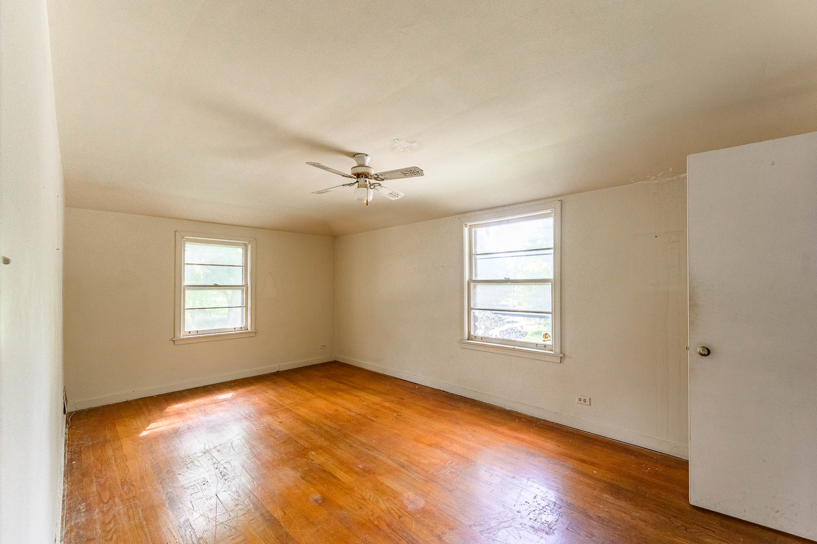 2536 W 101st Place