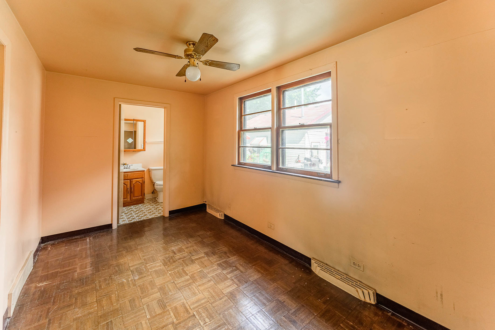 2536 W 101st Place