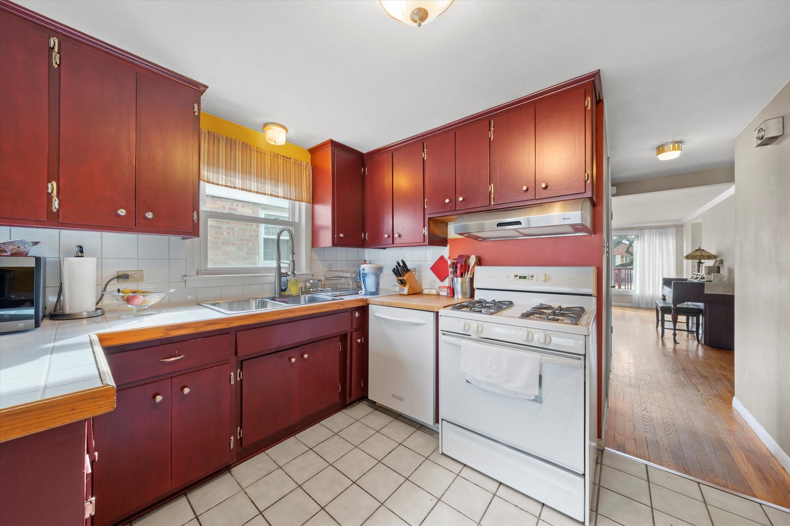 2606 W 110th Street