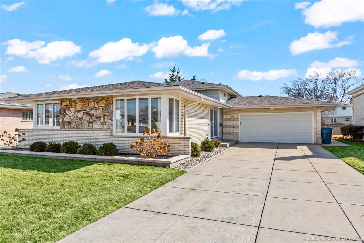 4625 W 105th Place