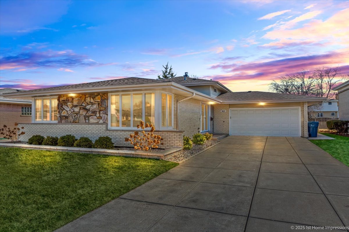 4625 W 105th Place