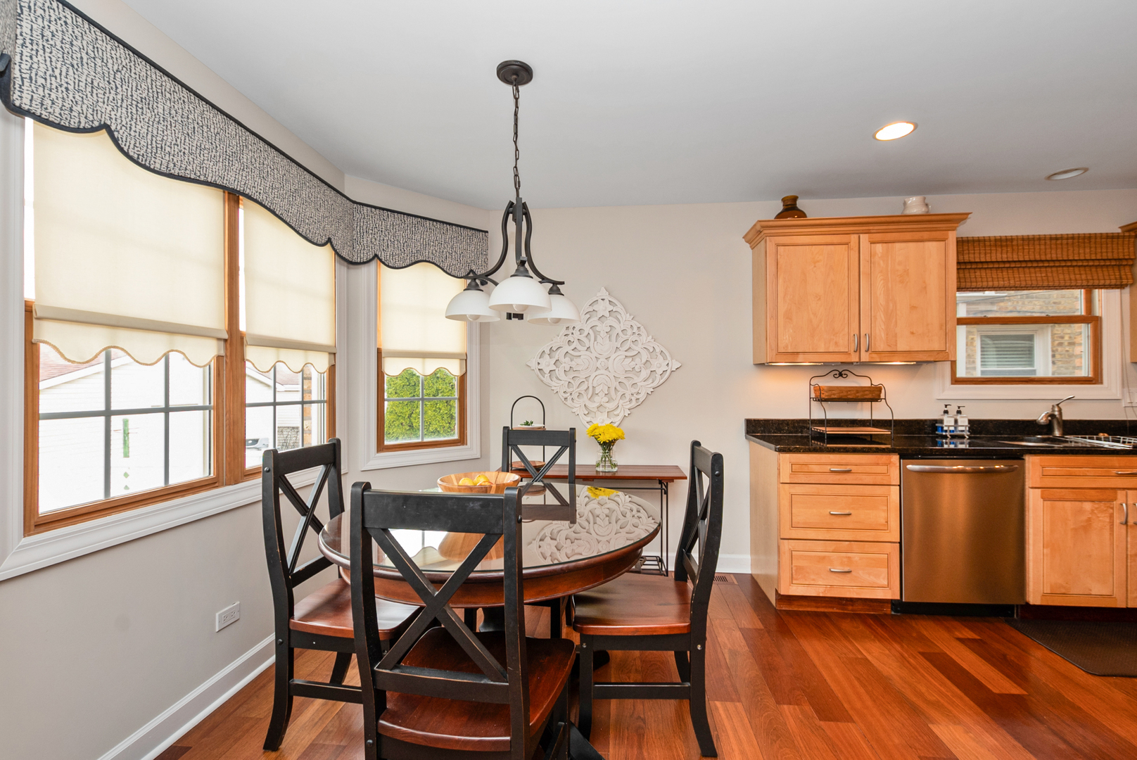 2524 W 110th Place