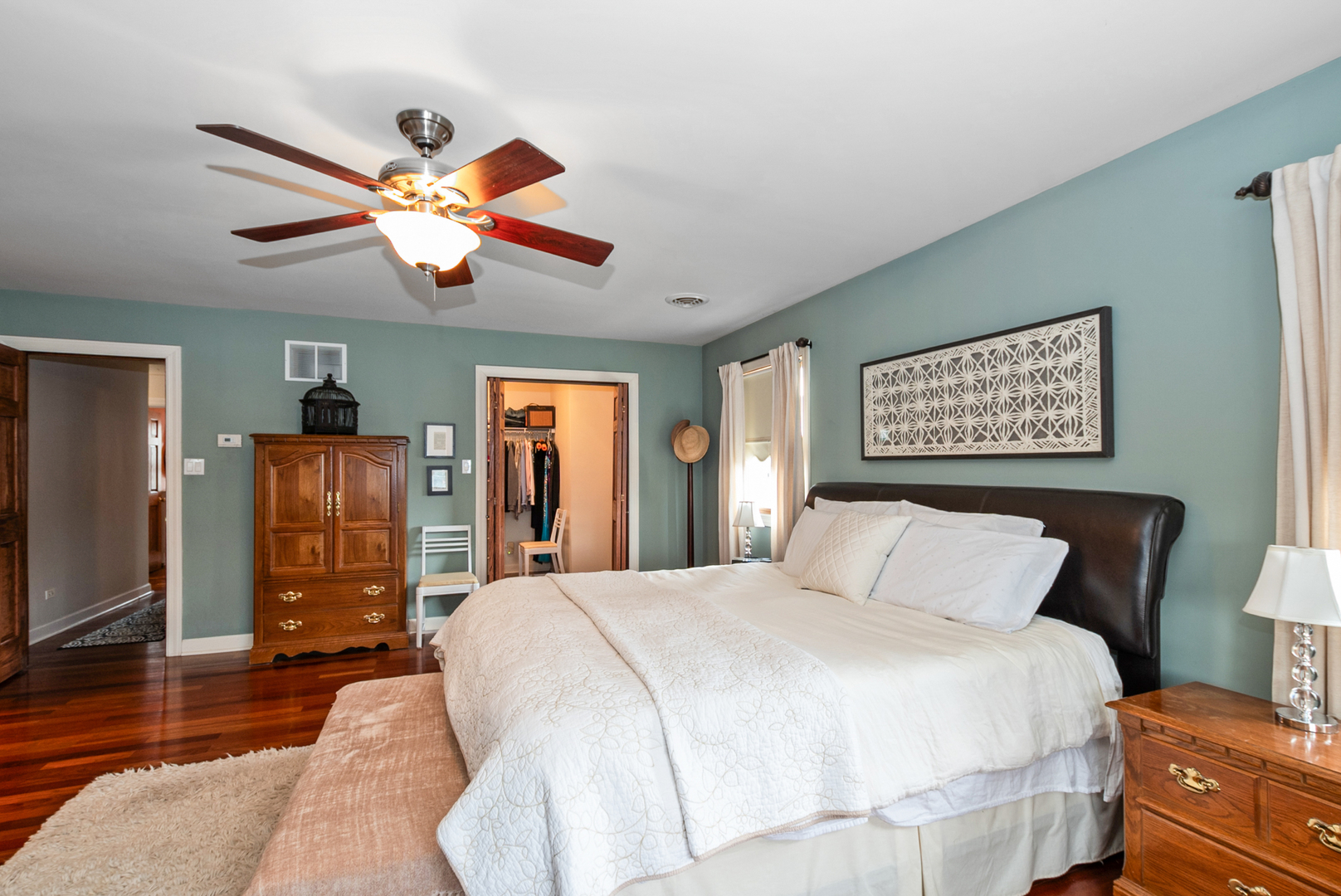 2524 W 110th Place