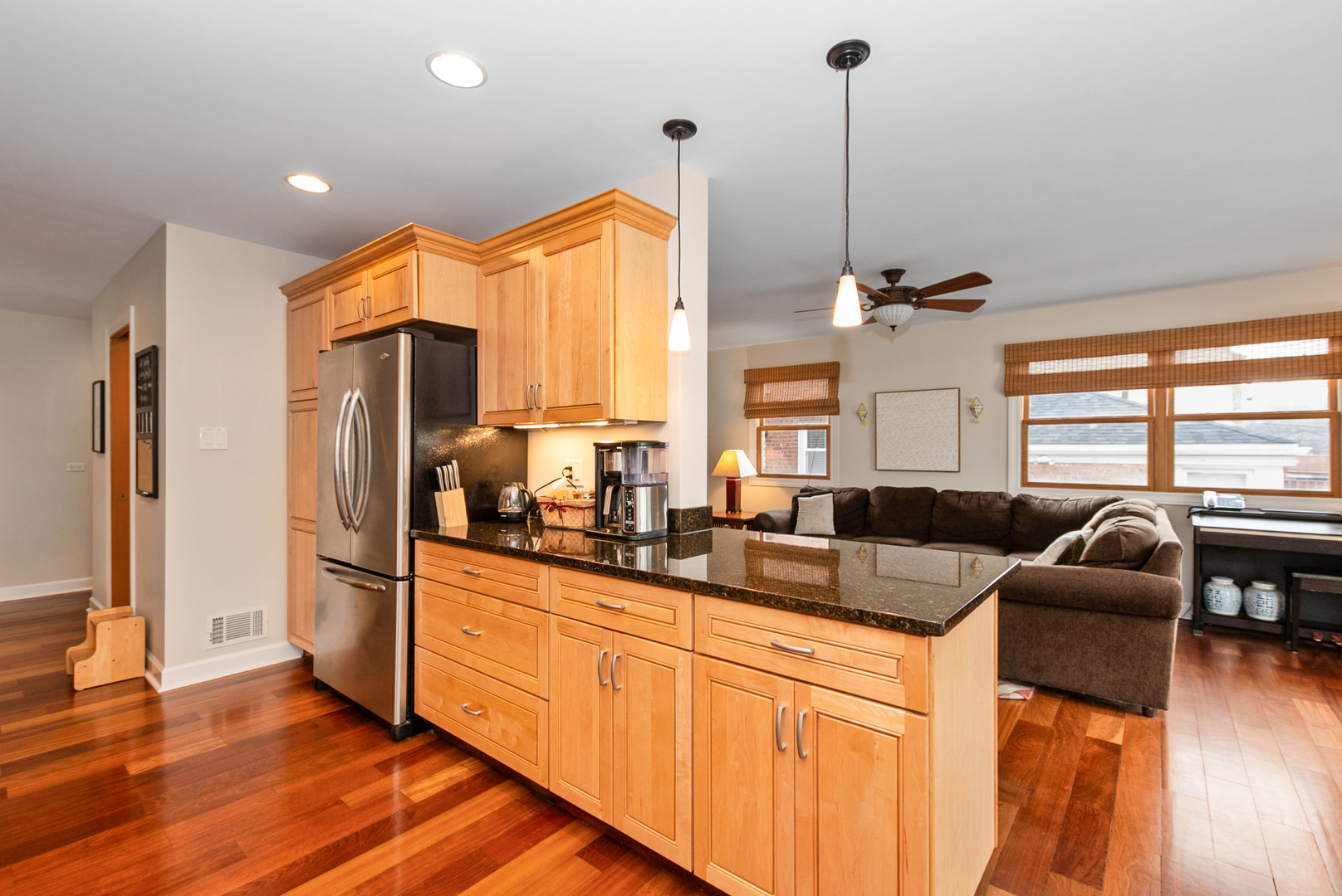 2524 W 110th Place