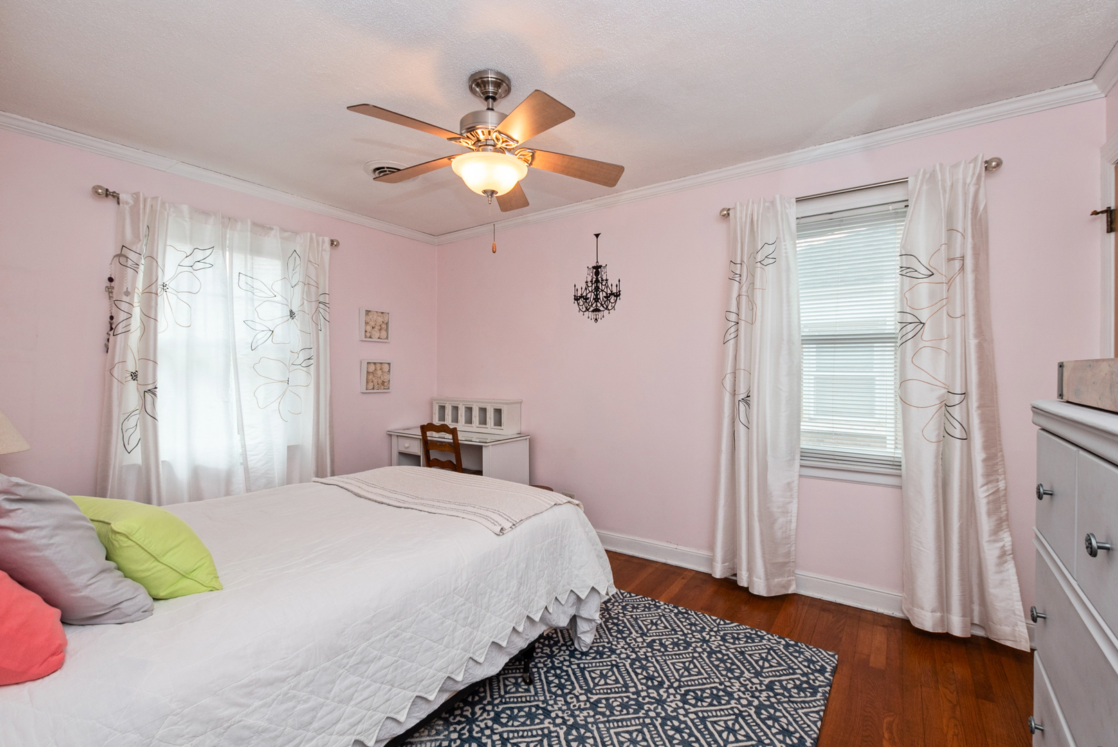 2524 W 110th Place