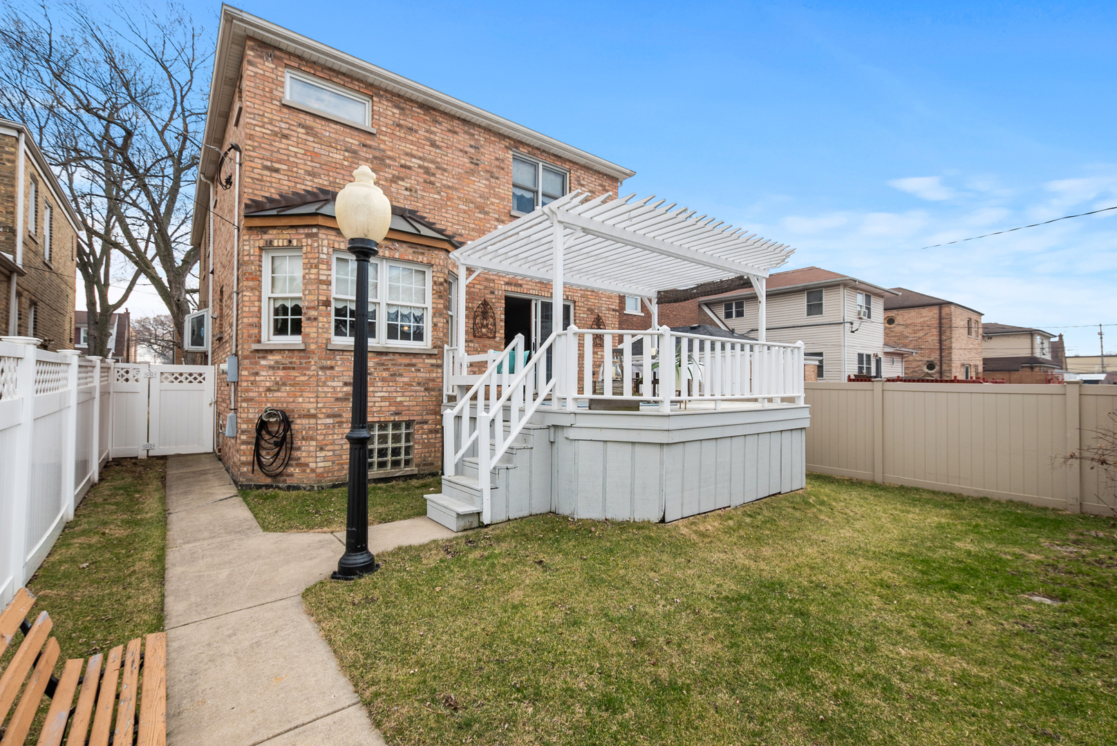 2524 W 110th Place