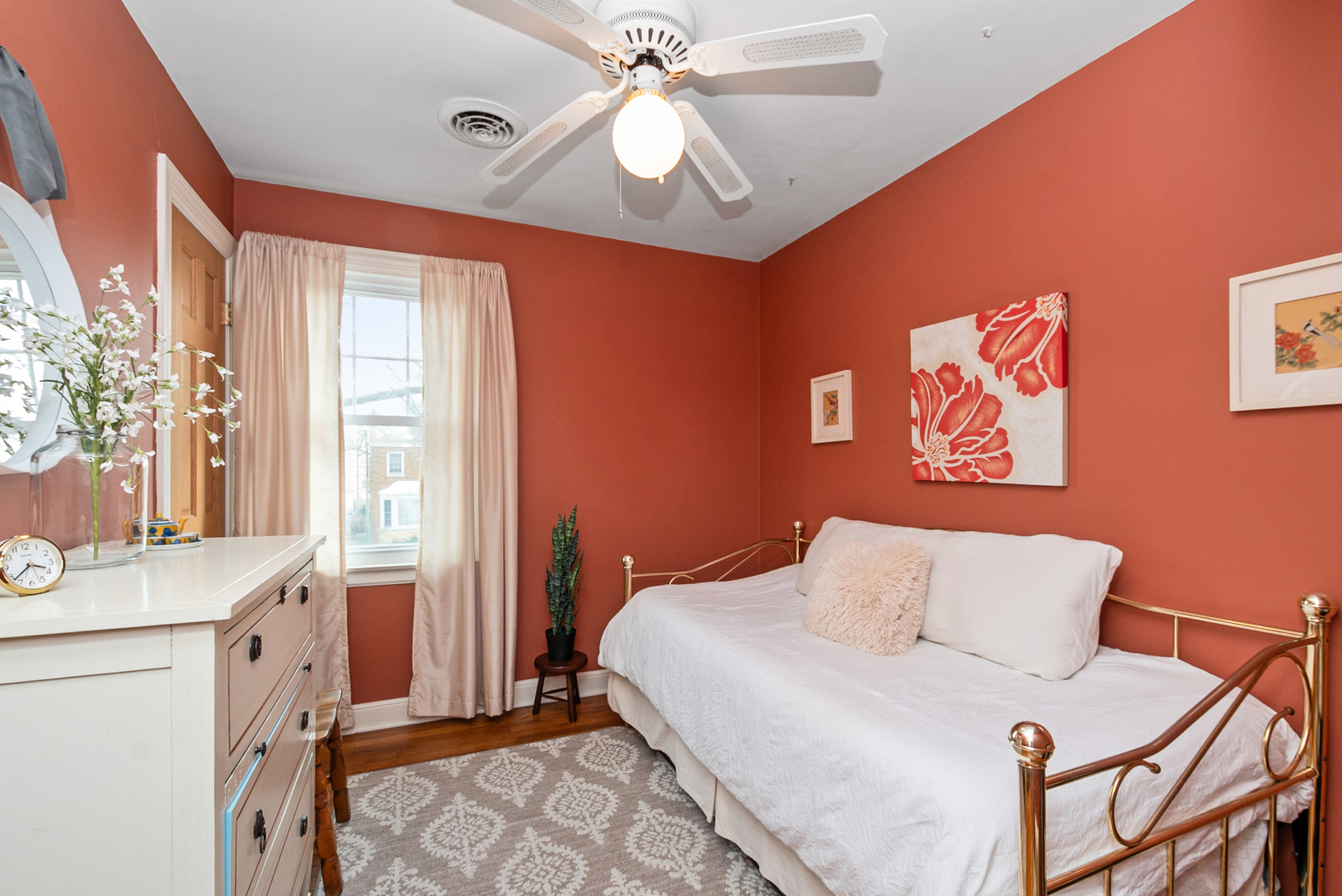 2524 W 110th Place