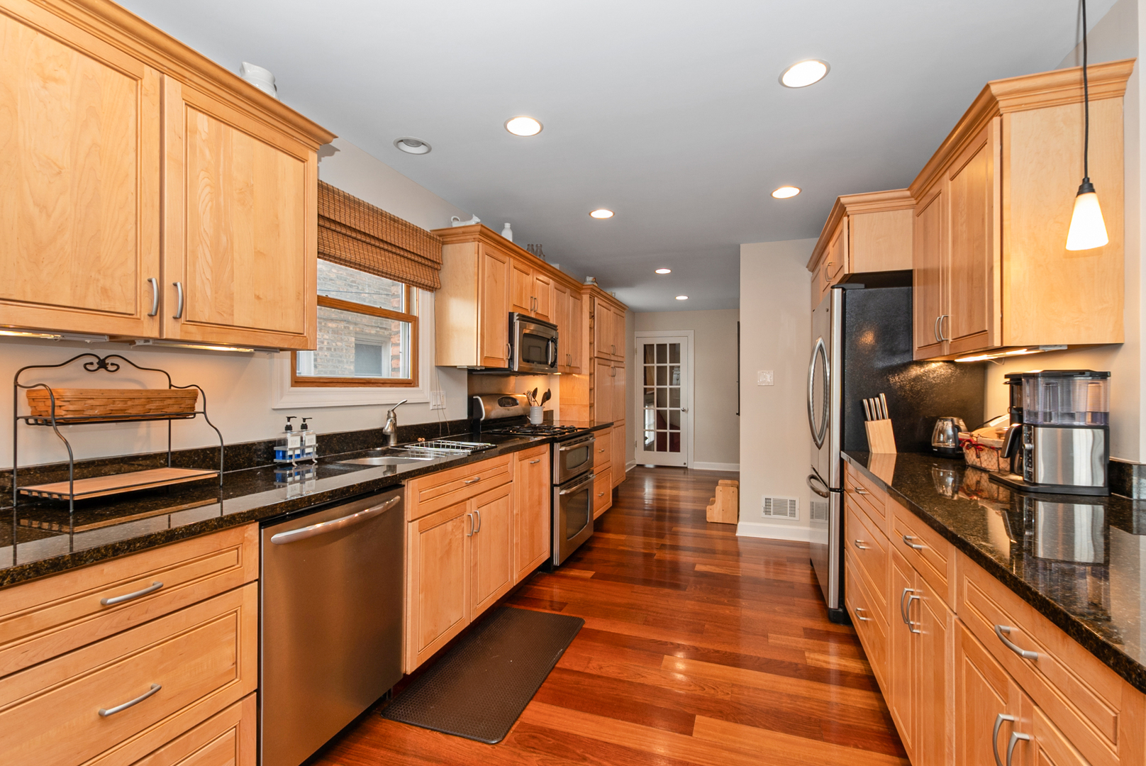 2524 W 110th Place