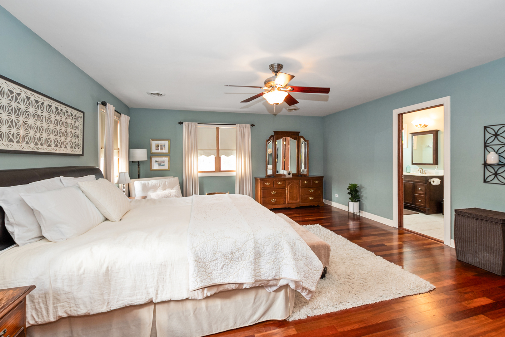 2524 W 110th Place