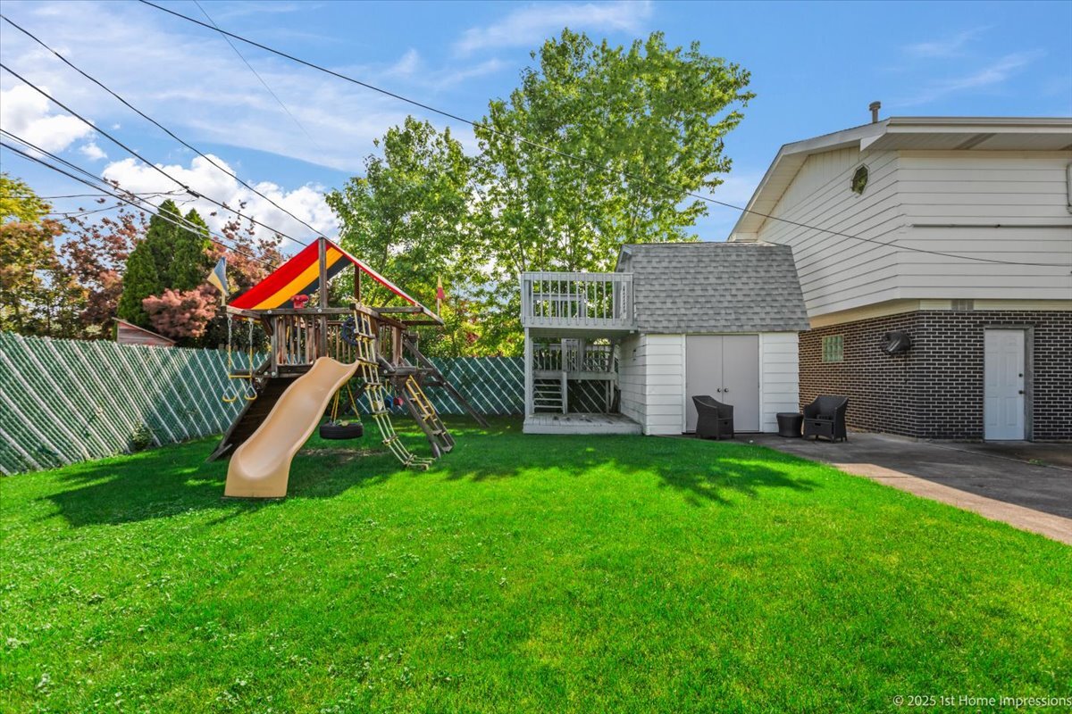 4616 W 105th Place