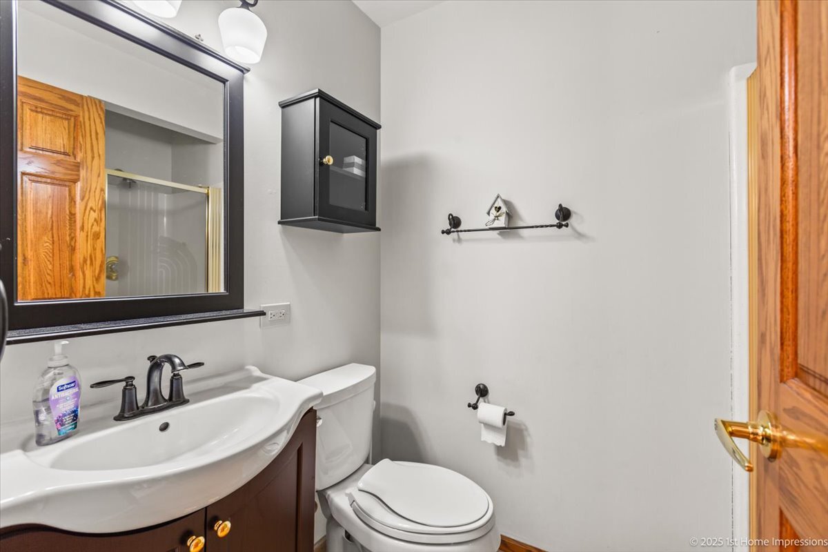 4616 W 105th Place