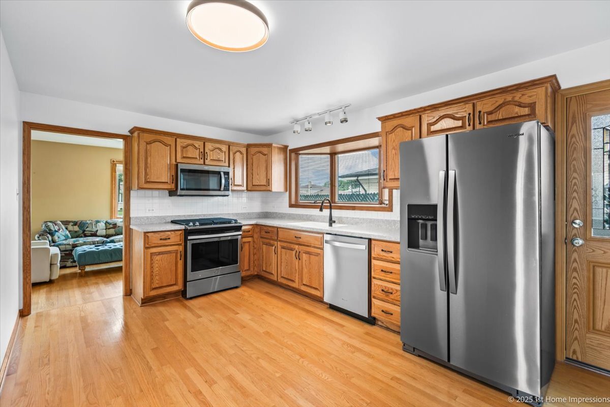 4616 W 105th Place