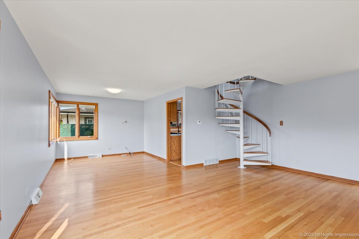 4616 W 105th Place