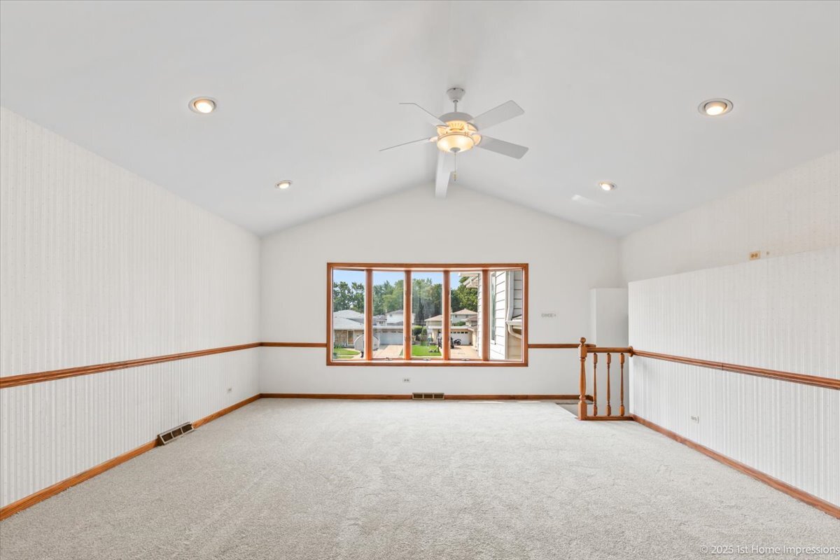 4616 W 105th Place