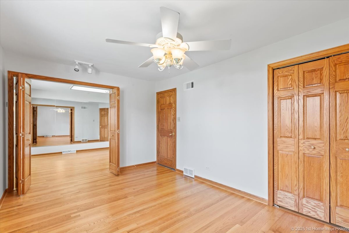 4616 W 105th Place