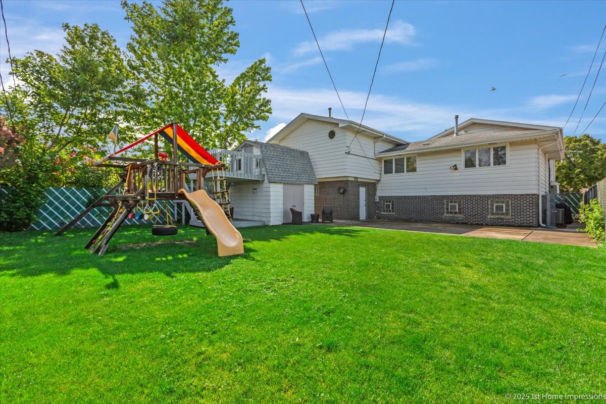 4616 W 105th Place