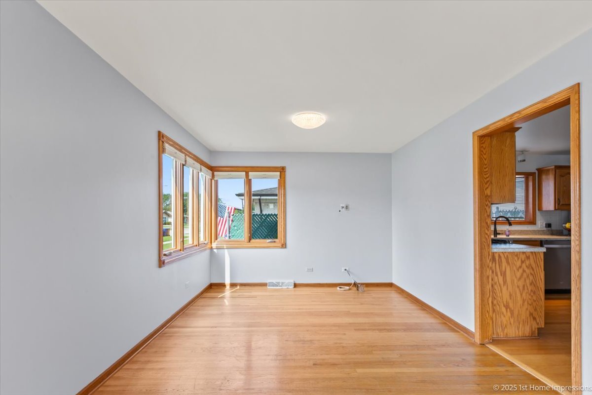 4616 W 105th Place
