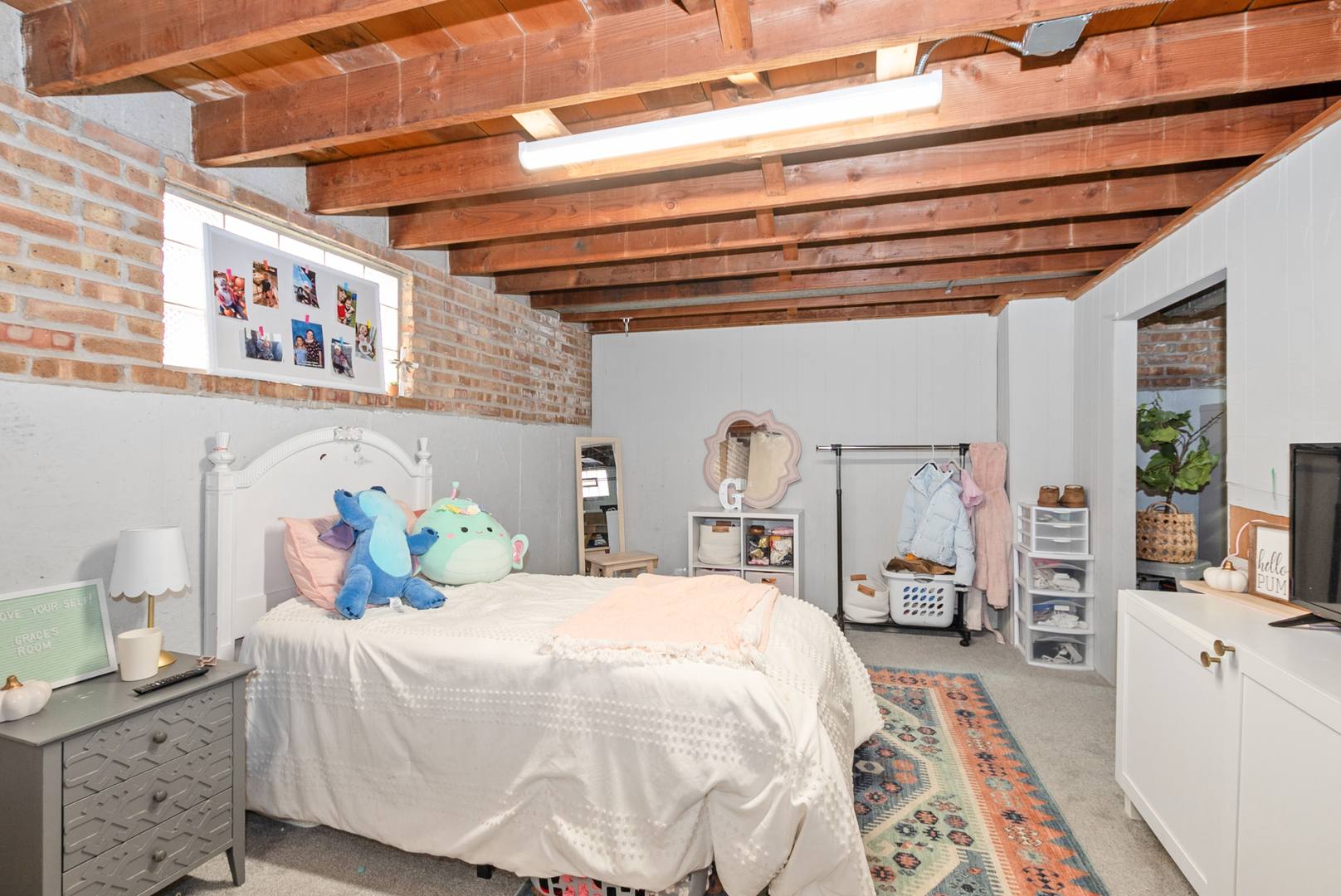 11208 S Sacramento Avenue