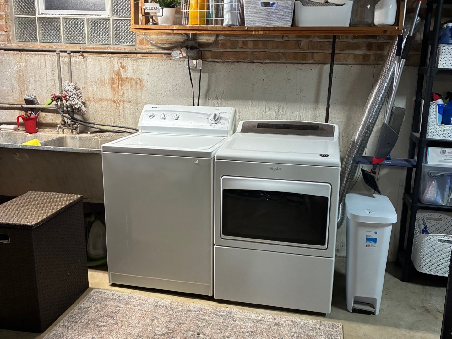 11208 S Sacramento Avenue