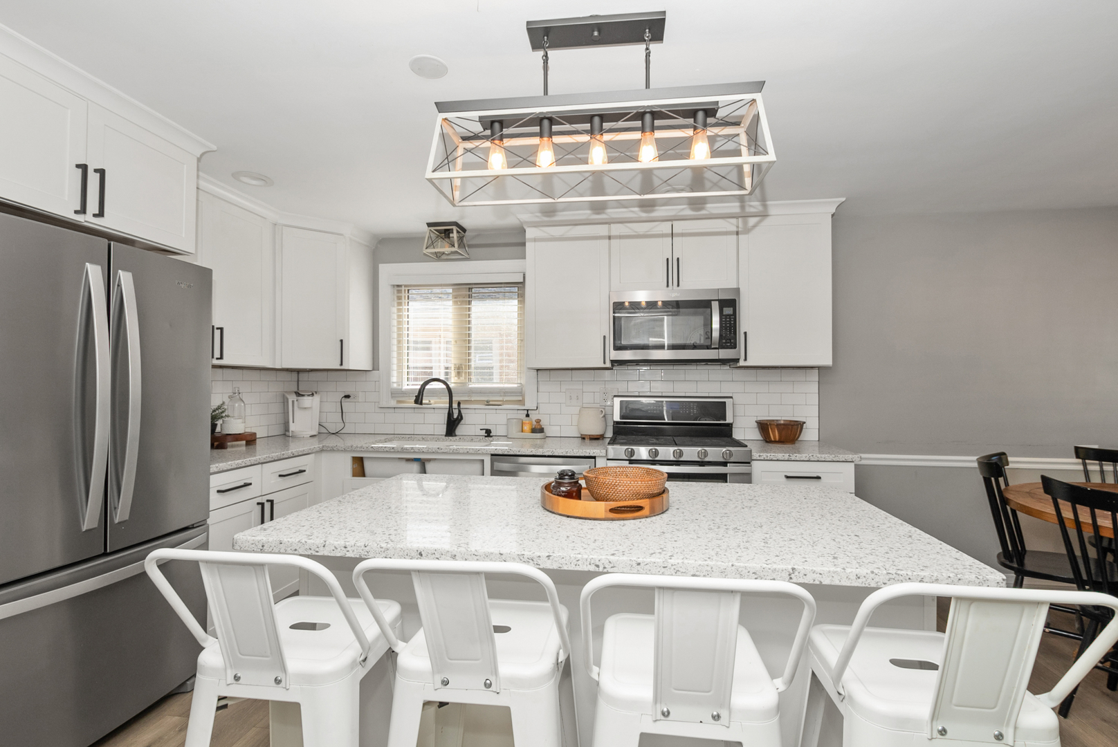 11208 S Sacramento Avenue