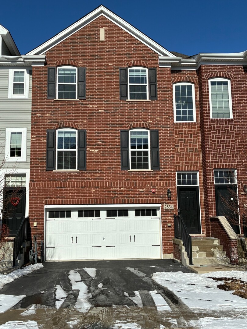 2534 Huntleigh Lane