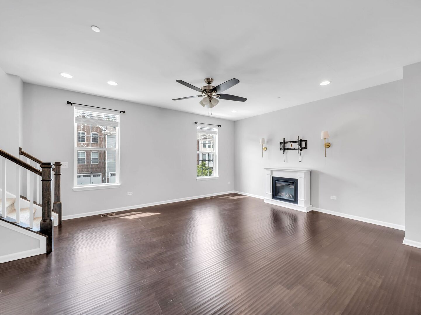 2534 Huntleigh Lane