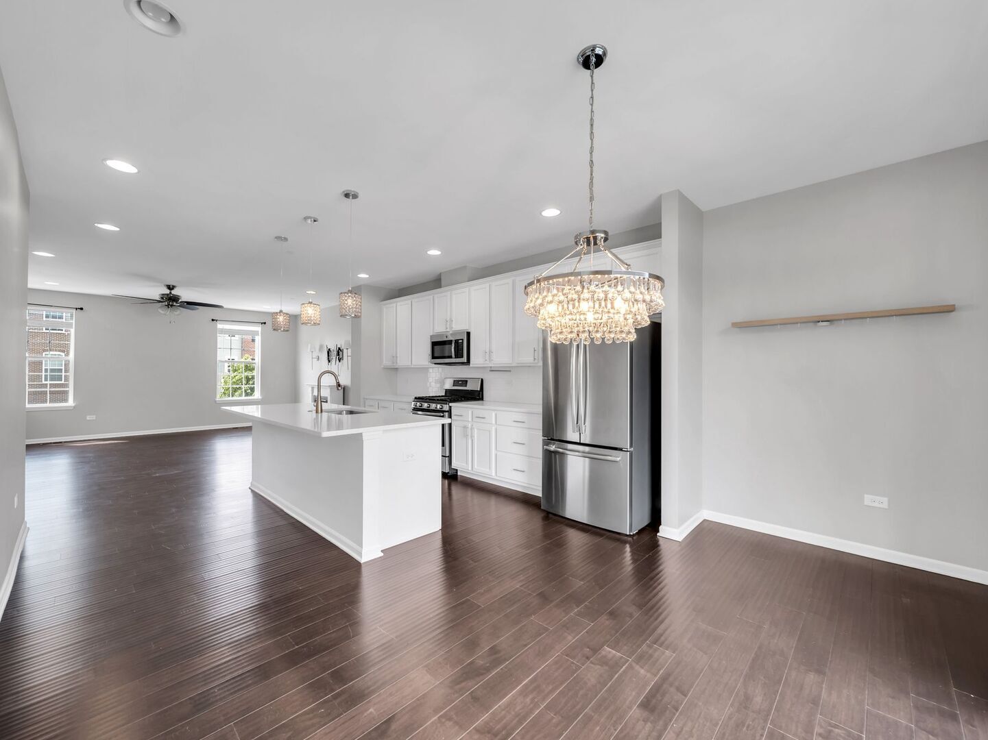 2534 Huntleigh Lane