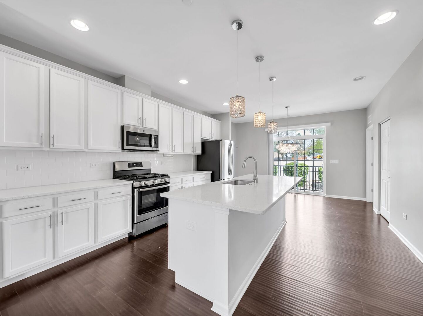 2534 Huntleigh Lane