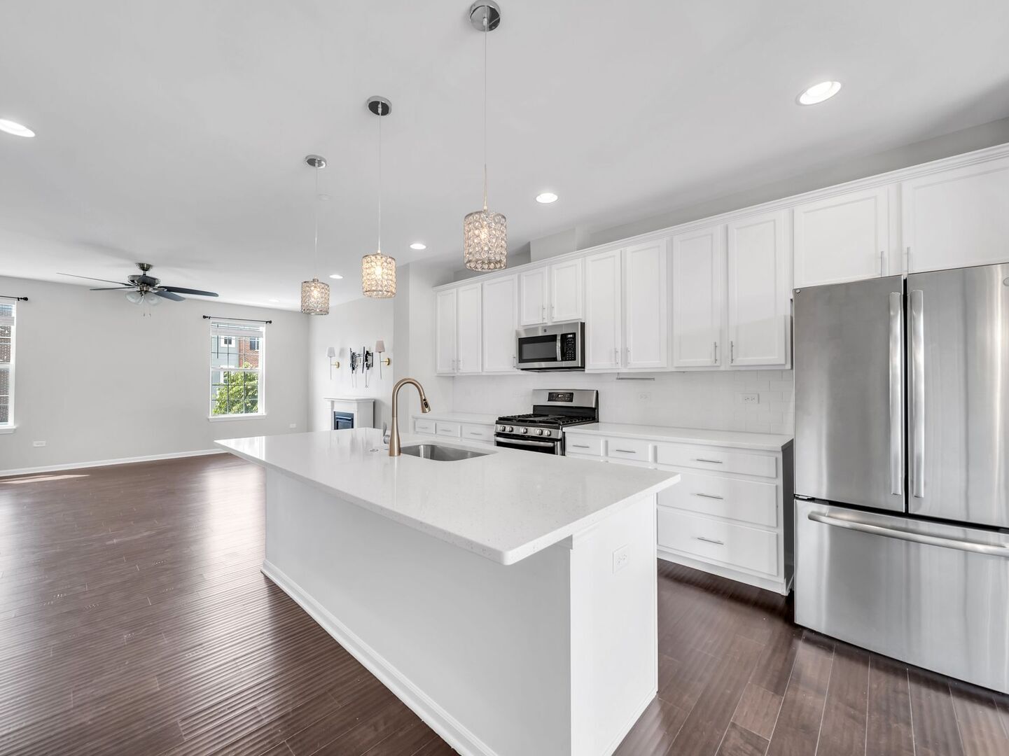 2534 Huntleigh Lane