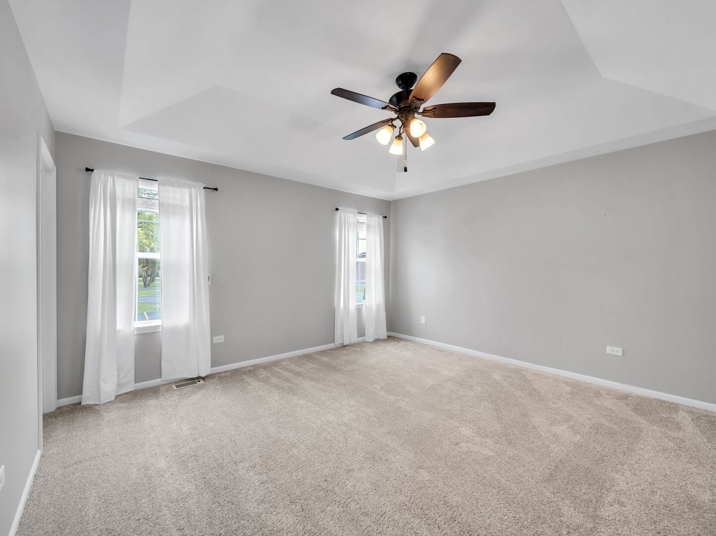 2534 Huntleigh Lane