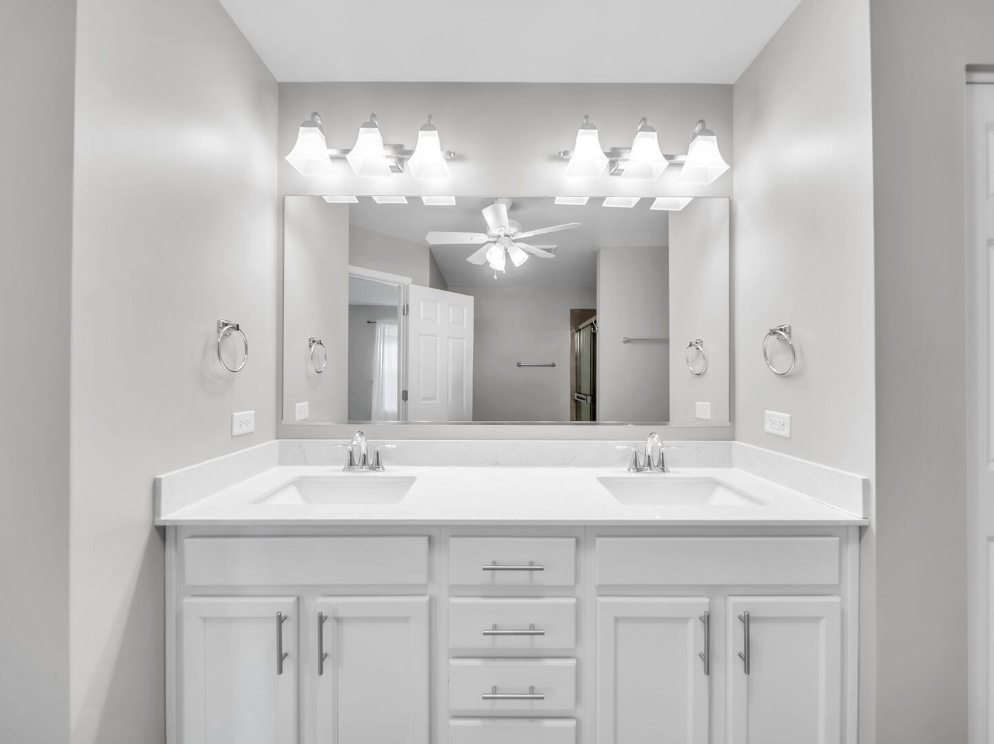2534 Huntleigh Lane