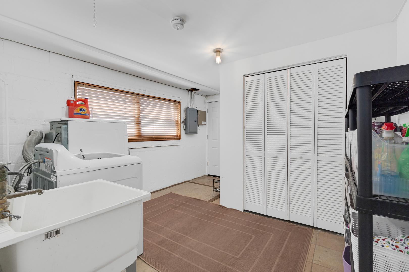 9858 S Springfield Avenue