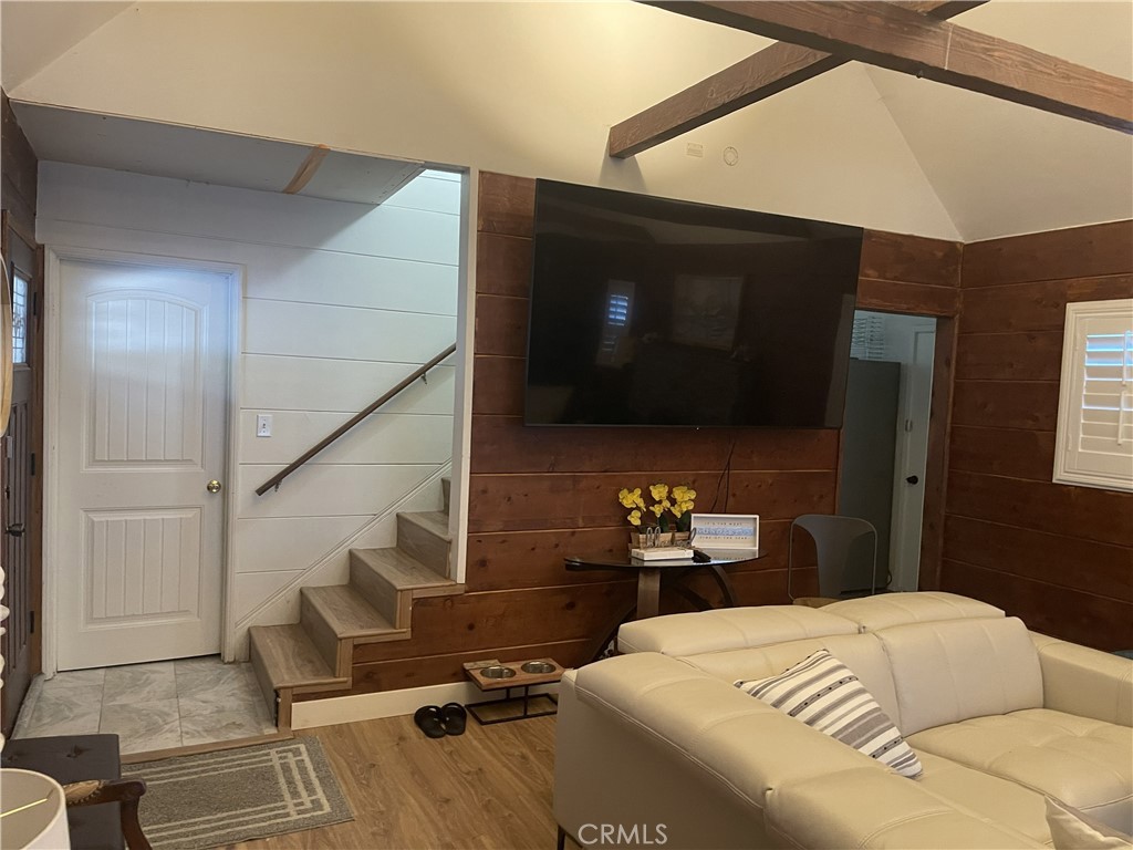 1350 Oak