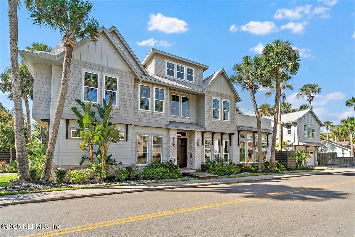 520 E EAST COAST Drive