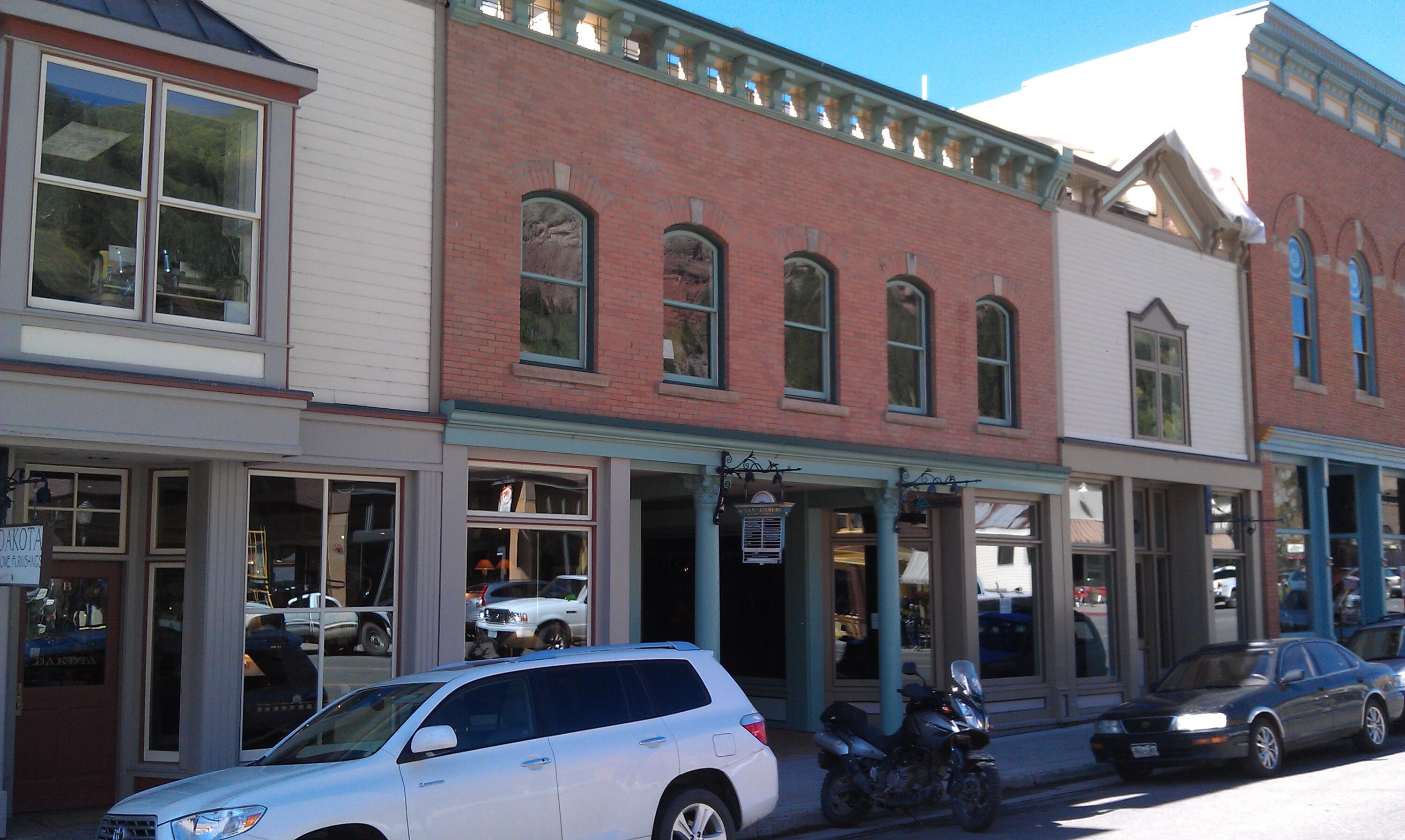 220 E Colorado Avenue