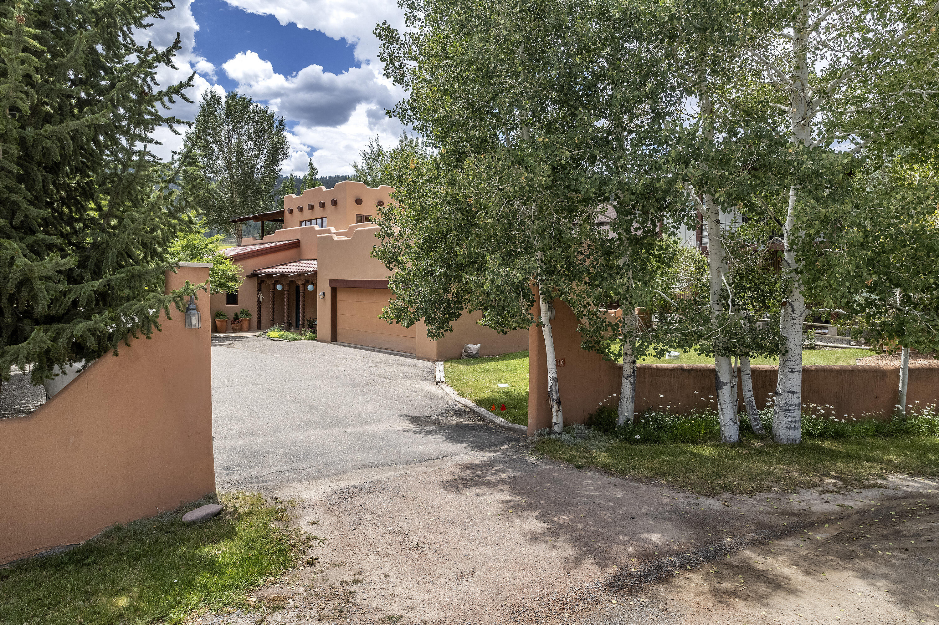 610 Sabeta Drive