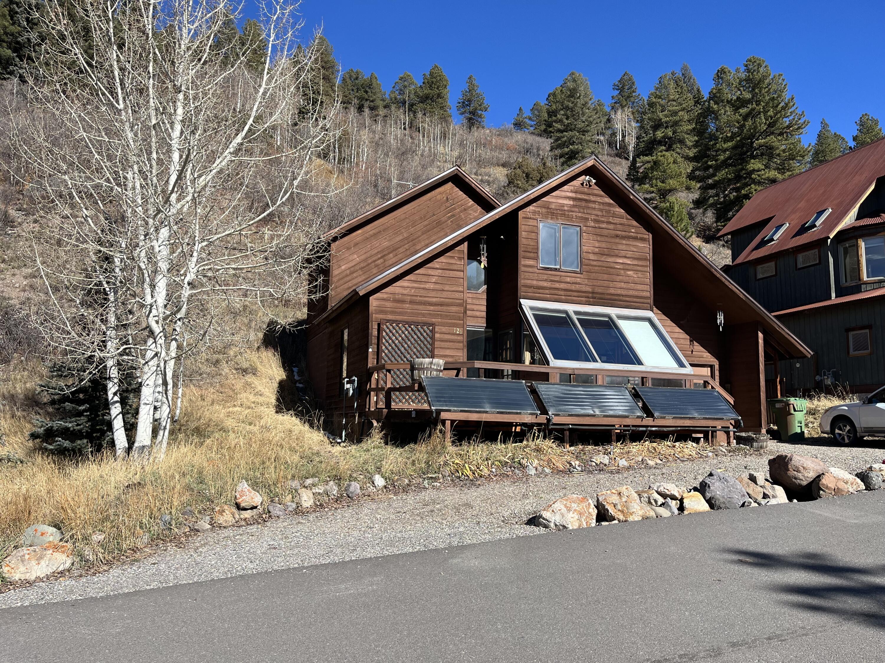 121 Hillside Lane