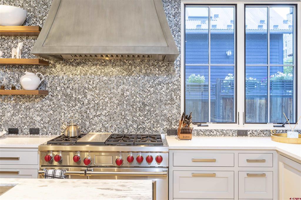 127 E Columbia Avenue