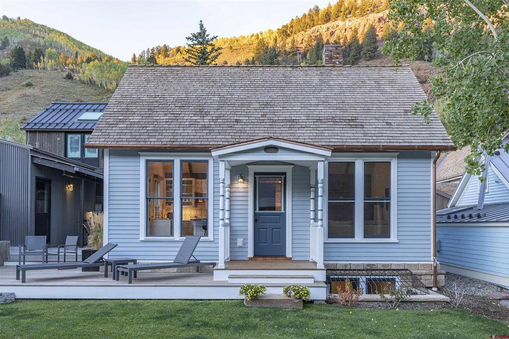 127 E Columbia Avenue