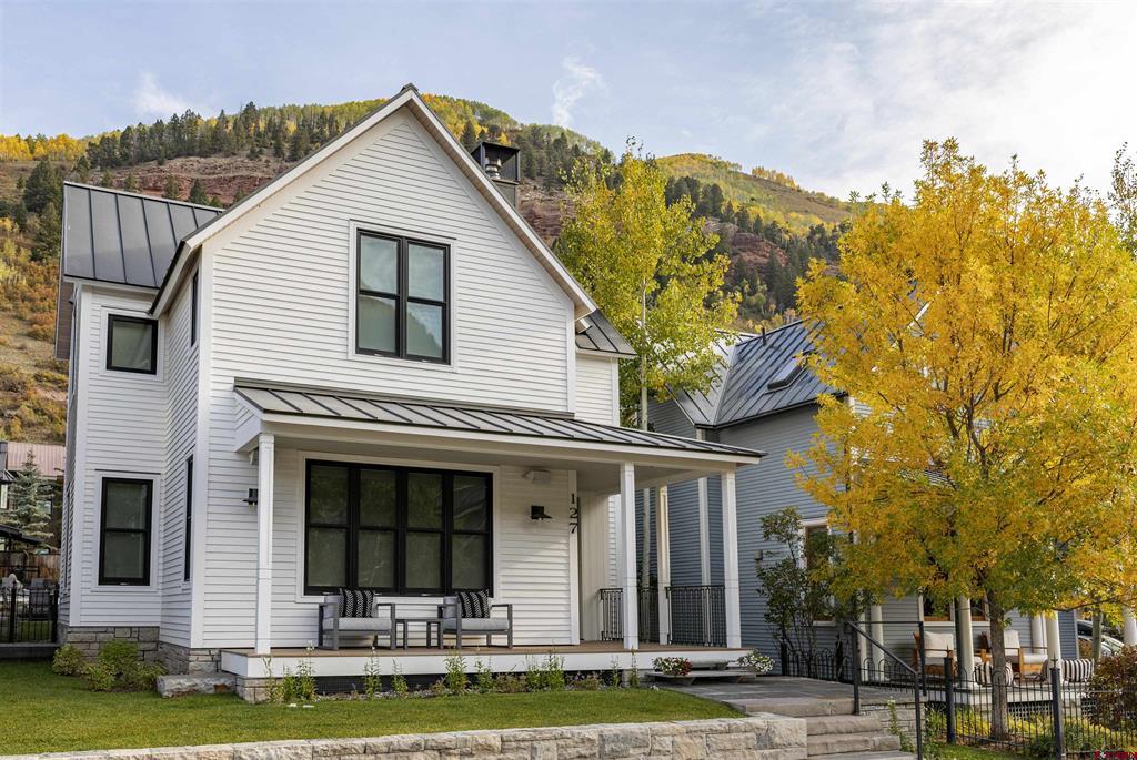 127 E Columbia Avenue