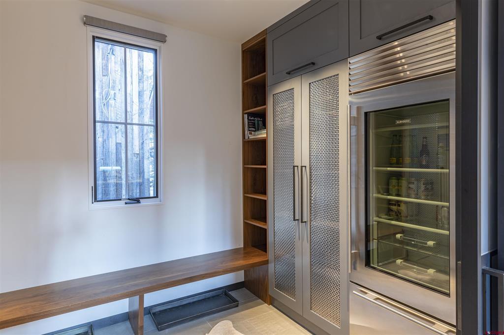 127 E Columbia Avenue