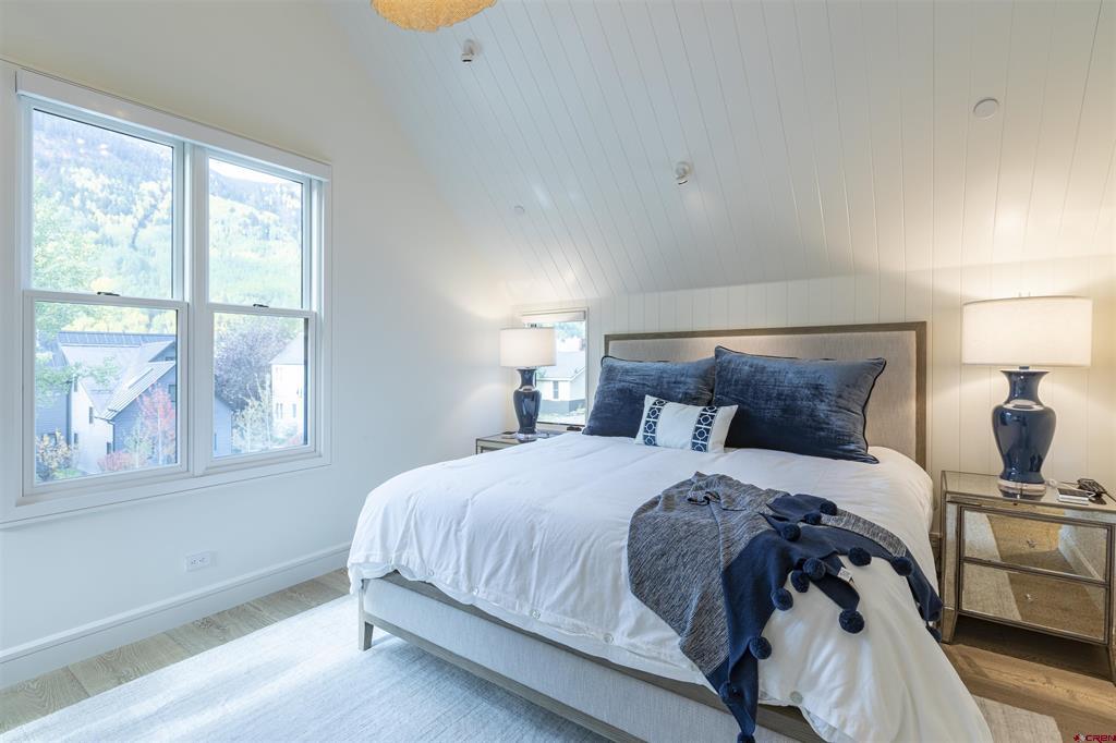 127 E Columbia Avenue