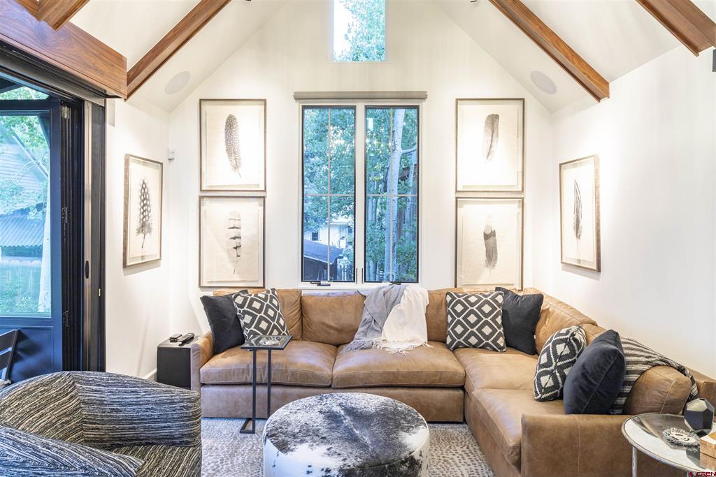 127 E Columbia Avenue