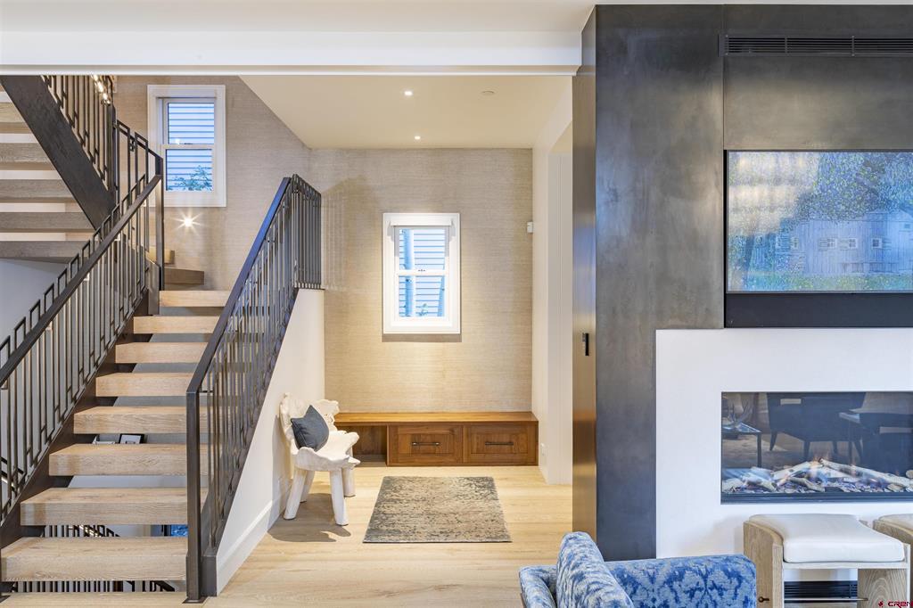 127 E Columbia Avenue